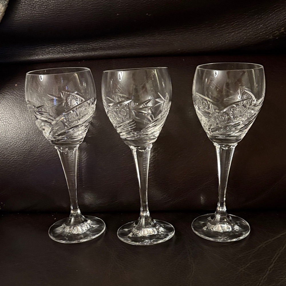 Crystal Wine Glass 3 for the price of 1 starburst & pinwheel design wine glasses